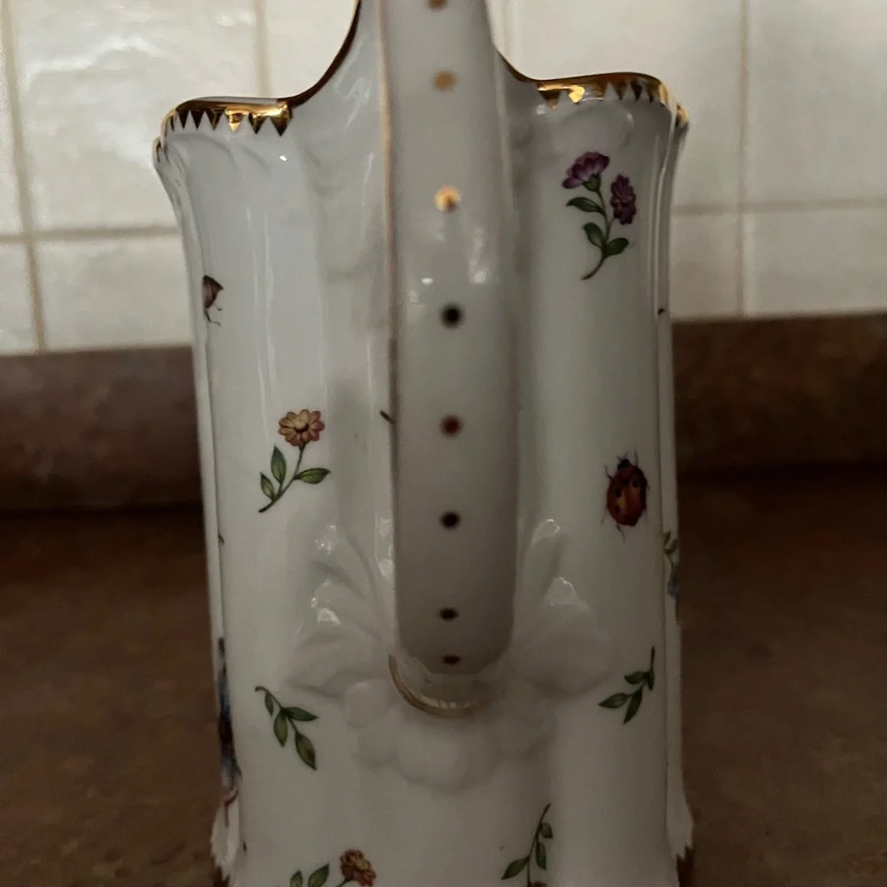 Goldinger Pitcher - Picture 2 of 5